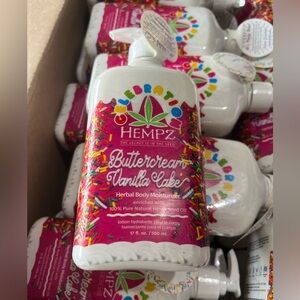 COPY - COPY - HEMPZ. Butter Cream Vanilla moisturizer with pump
